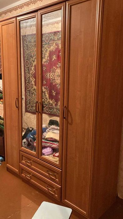 Шкаф деревянный, прекрасном состоянии