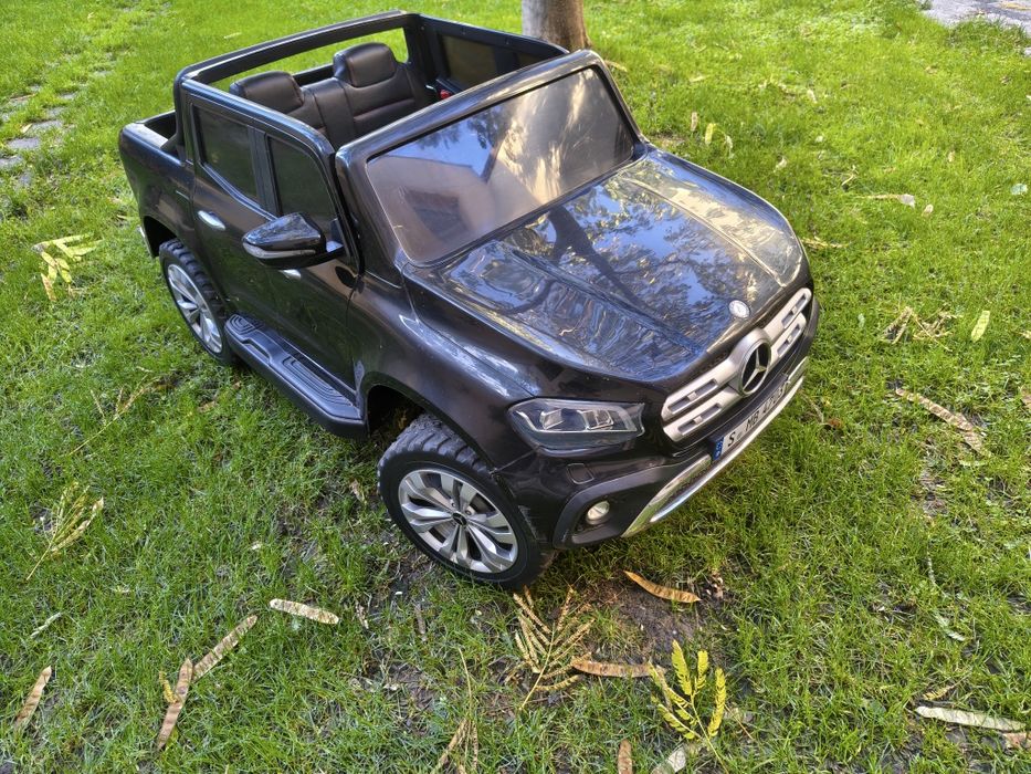 Masinuta Electrica 4x4 Mercedes-Benz X-Klass, Negru