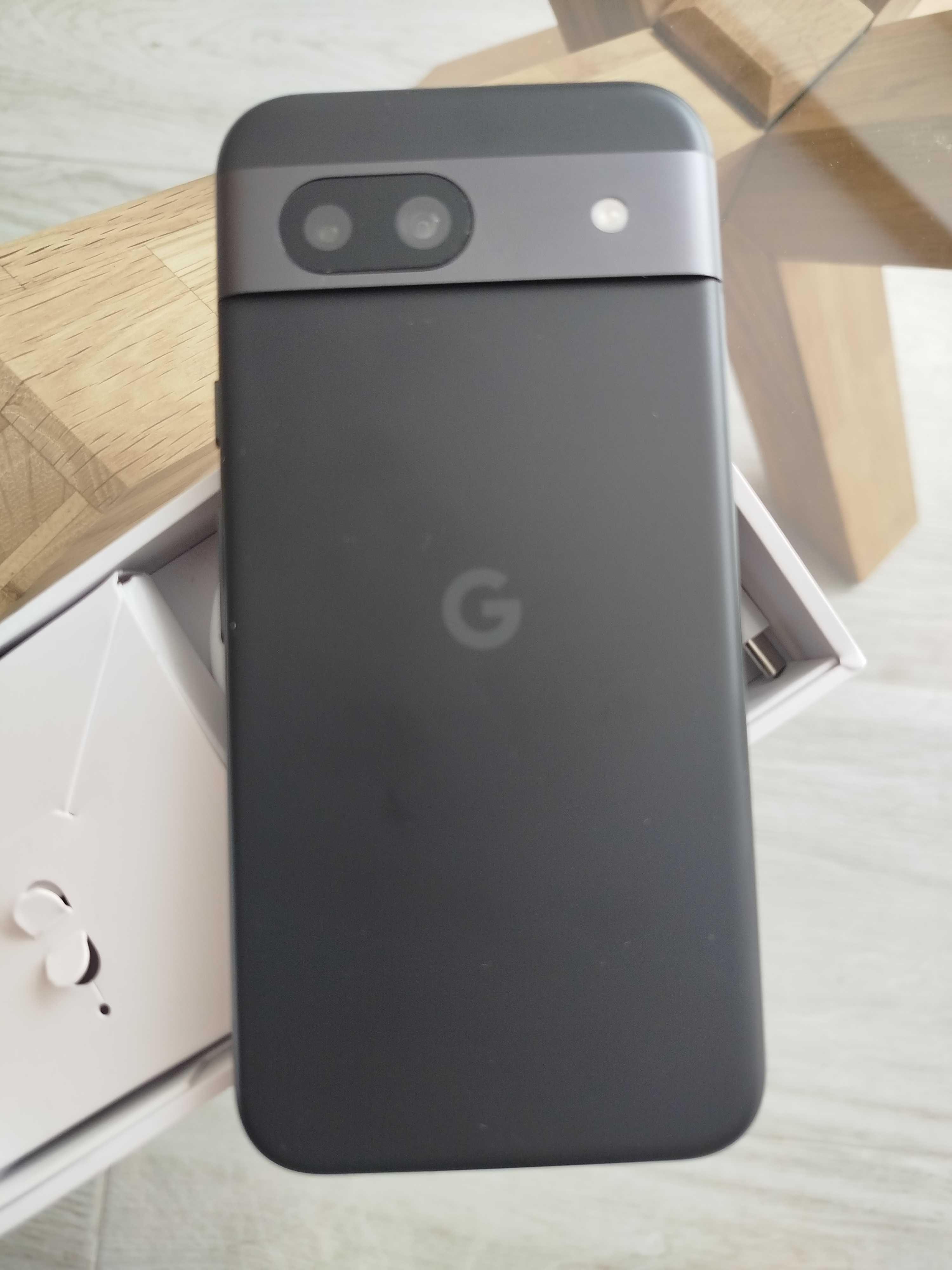 Google Pixel 8a черен