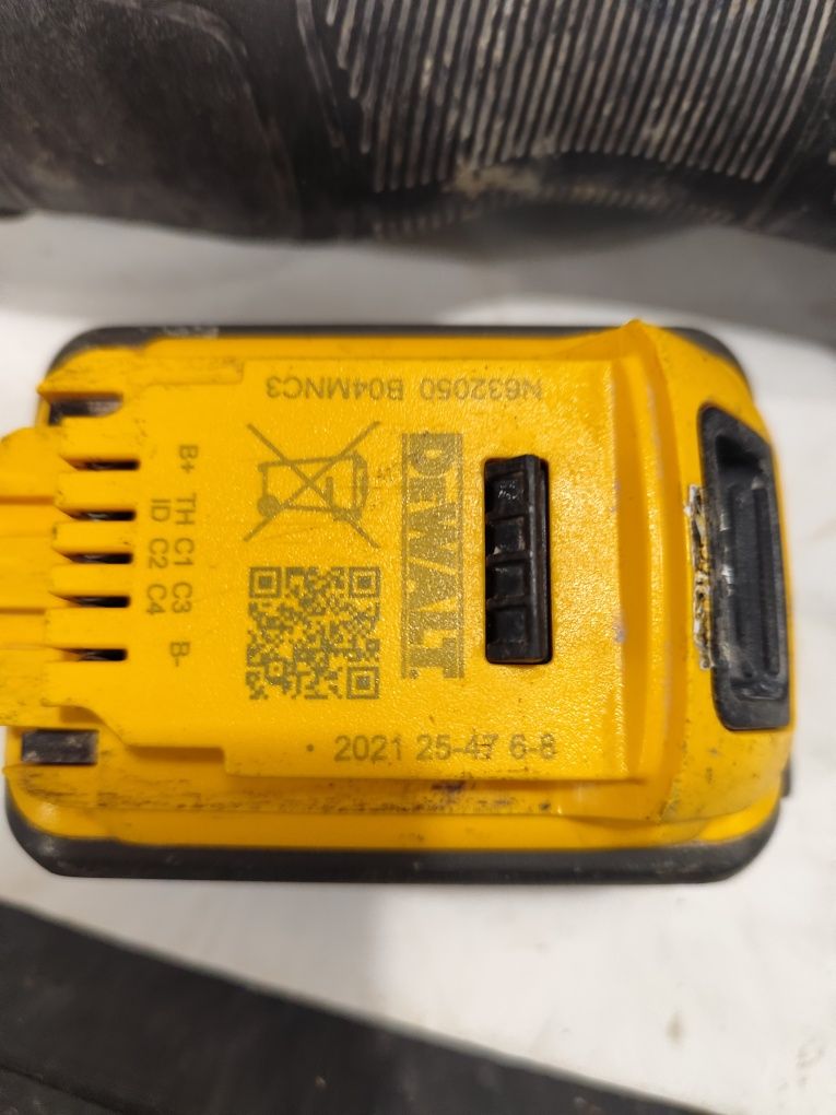 Акумулаторен саблен трион Девалт 54 V Flex volt DeWALT DCS388 + 6Ah