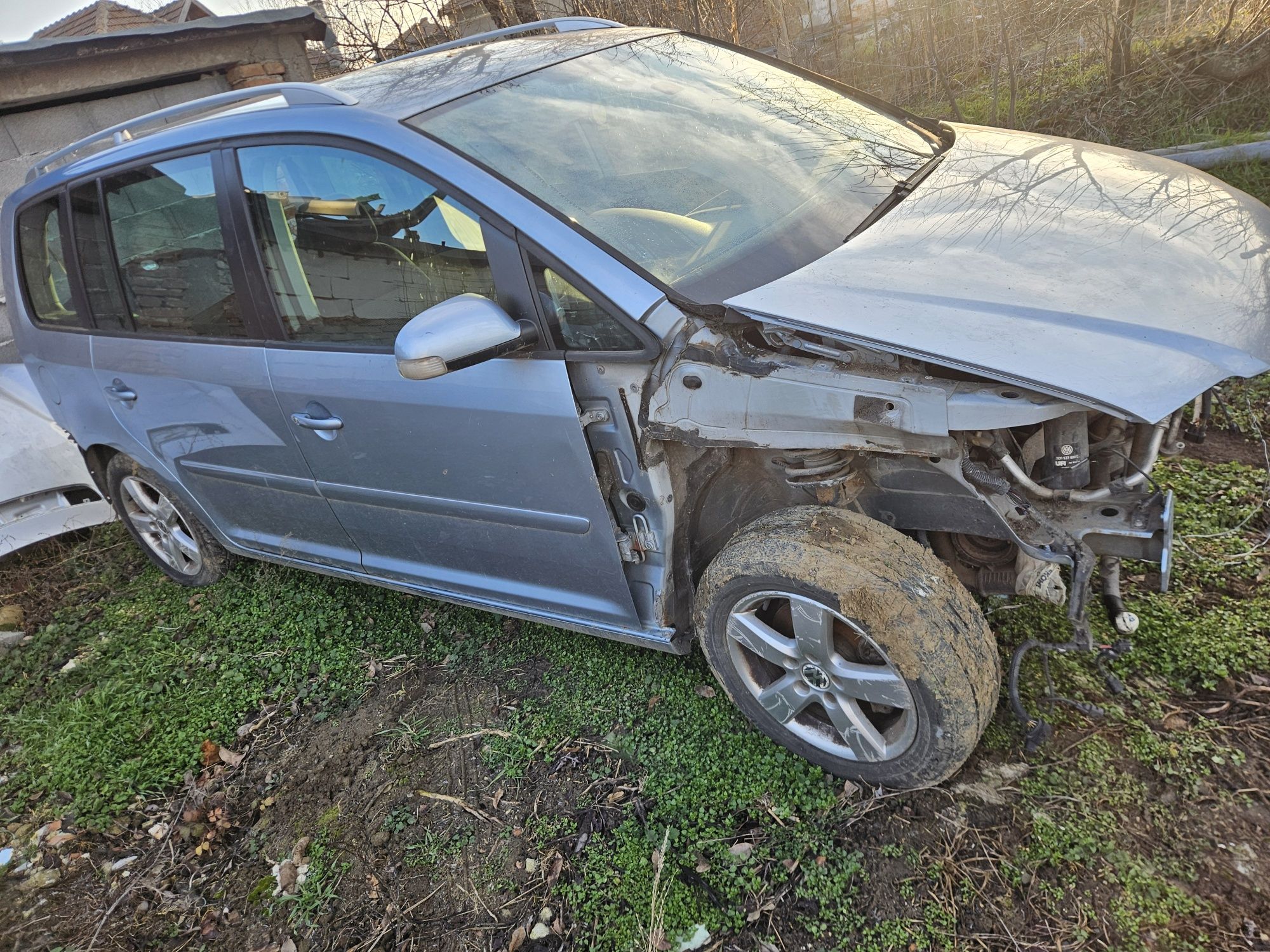Vw Tuaran 2.0TDI 140BKD На части