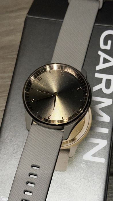 Garmin Vivomove Trend  - гибридные смарт-часы