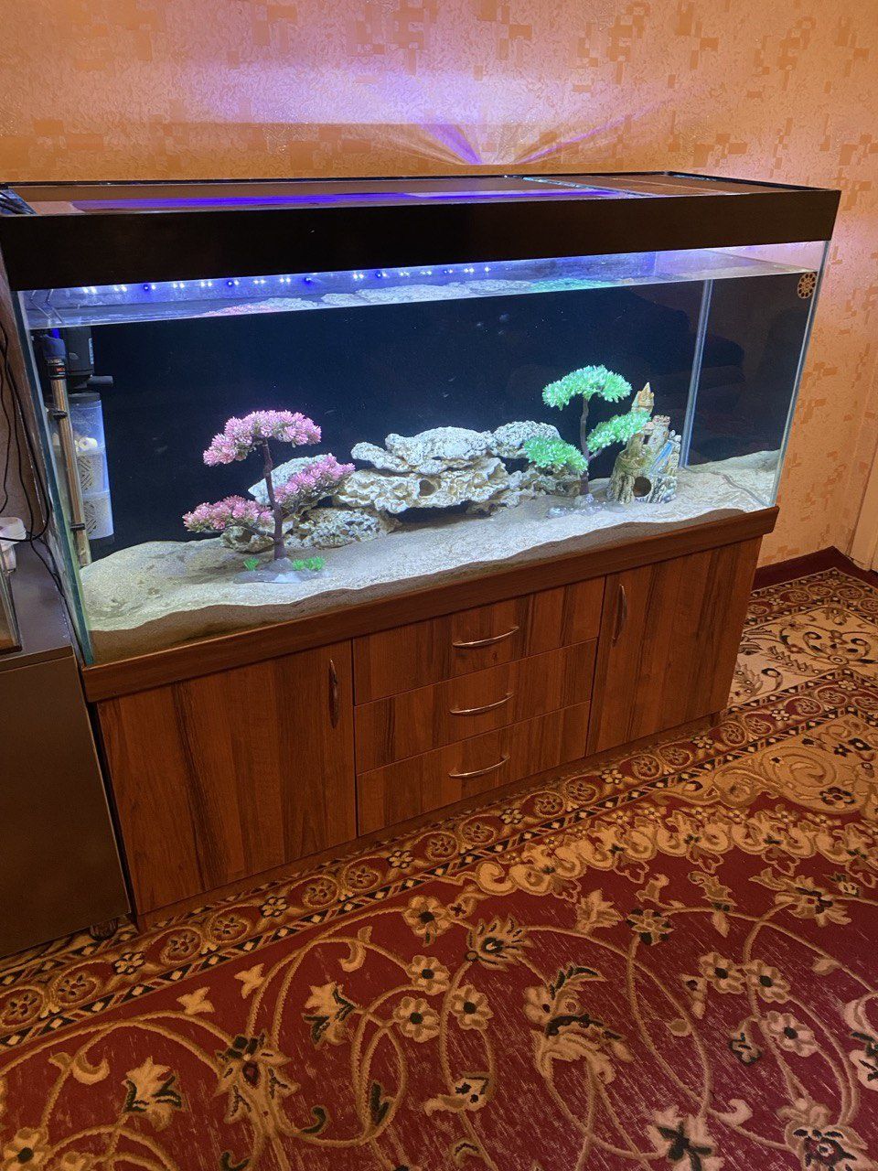 Akvariyum 1.8x metr