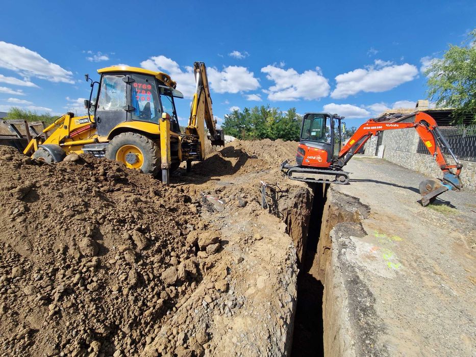 excavator cu deservent