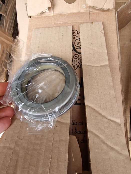 Rulment presiune tractor fiat 415 nou .Fiat 411. Avem pentru toată gam