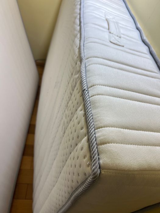 Pat HASLEV 140x200 gri cu Somiera și Saltea cu Pachete de Arcuri