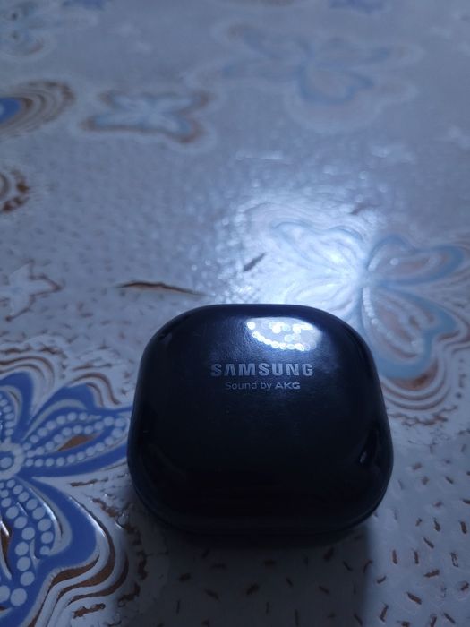 Galaxy buds live