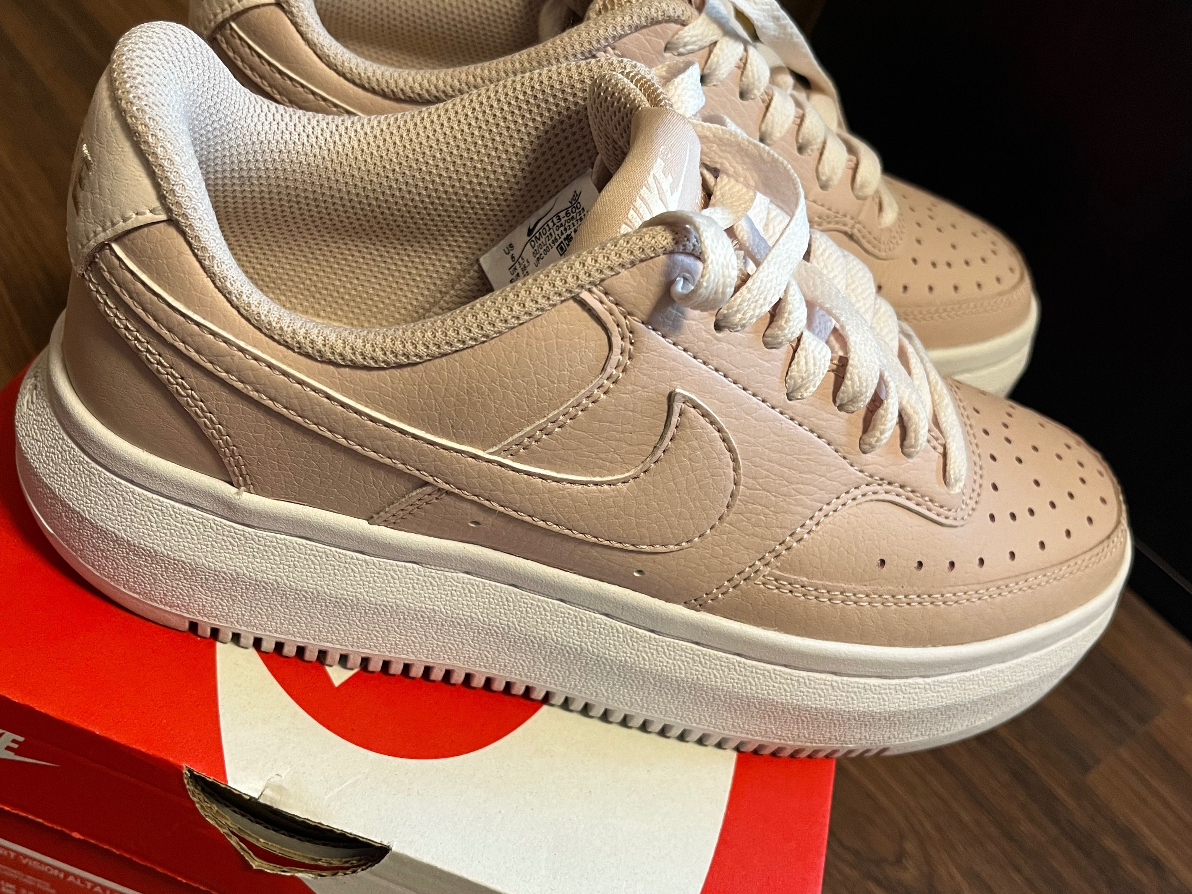 W NIKE Court vision alta ltr