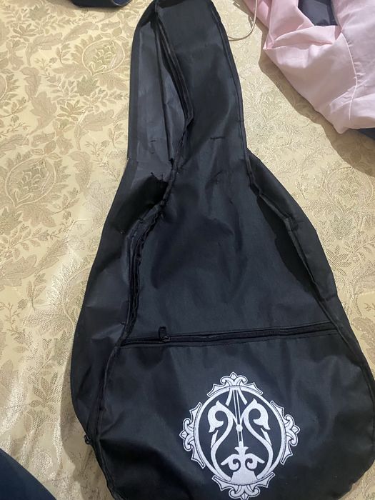 гитара  гарантия нету