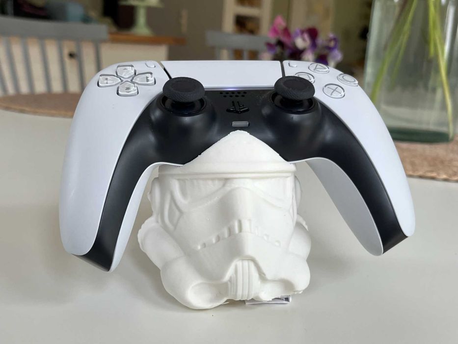Suport controller PS5 – model Stormtrooper, design unic