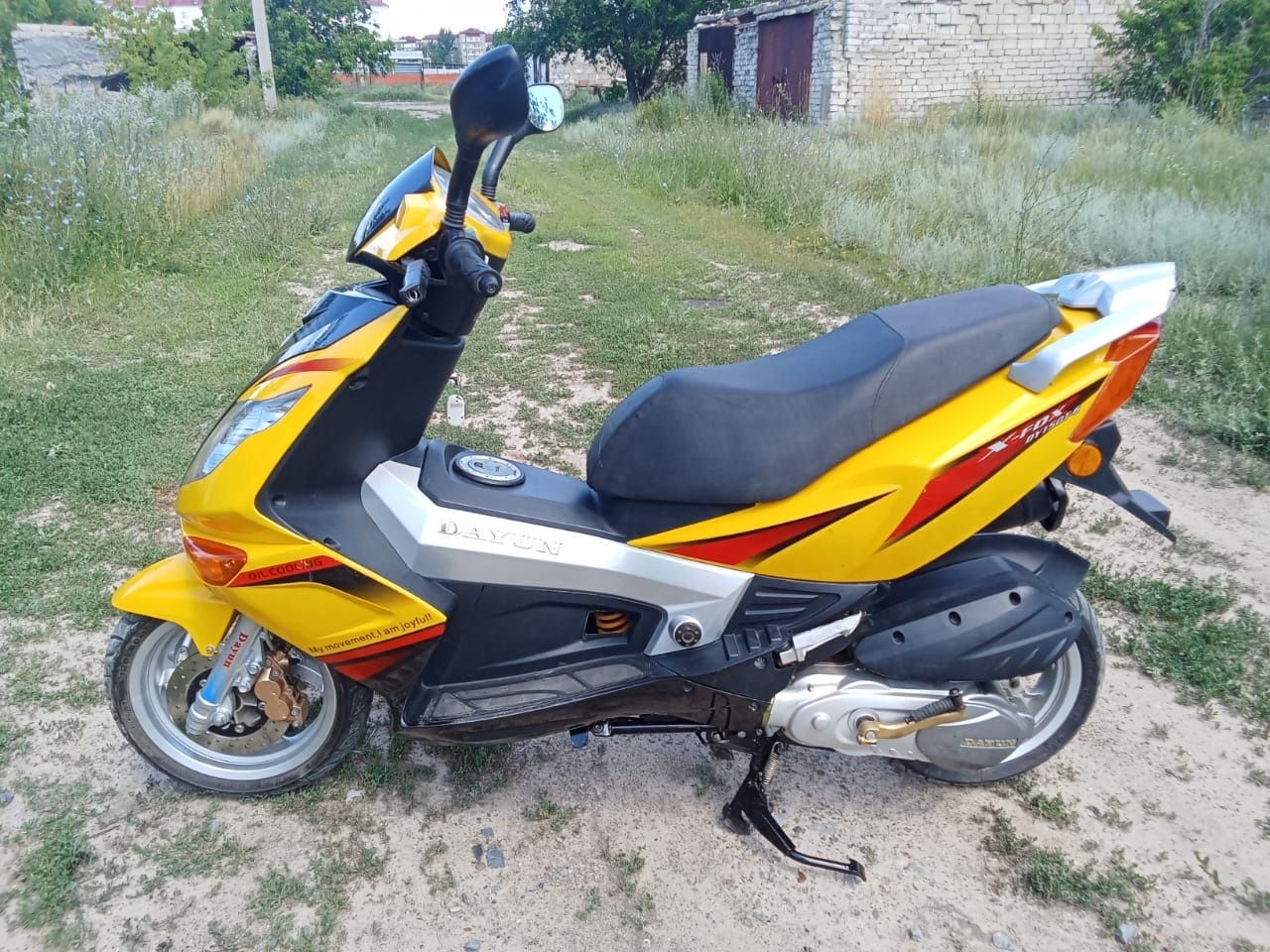 Скутер  Dayun x-fox