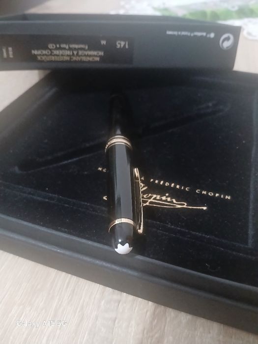 Vând stilou Montblanc nou penita aur 14 k