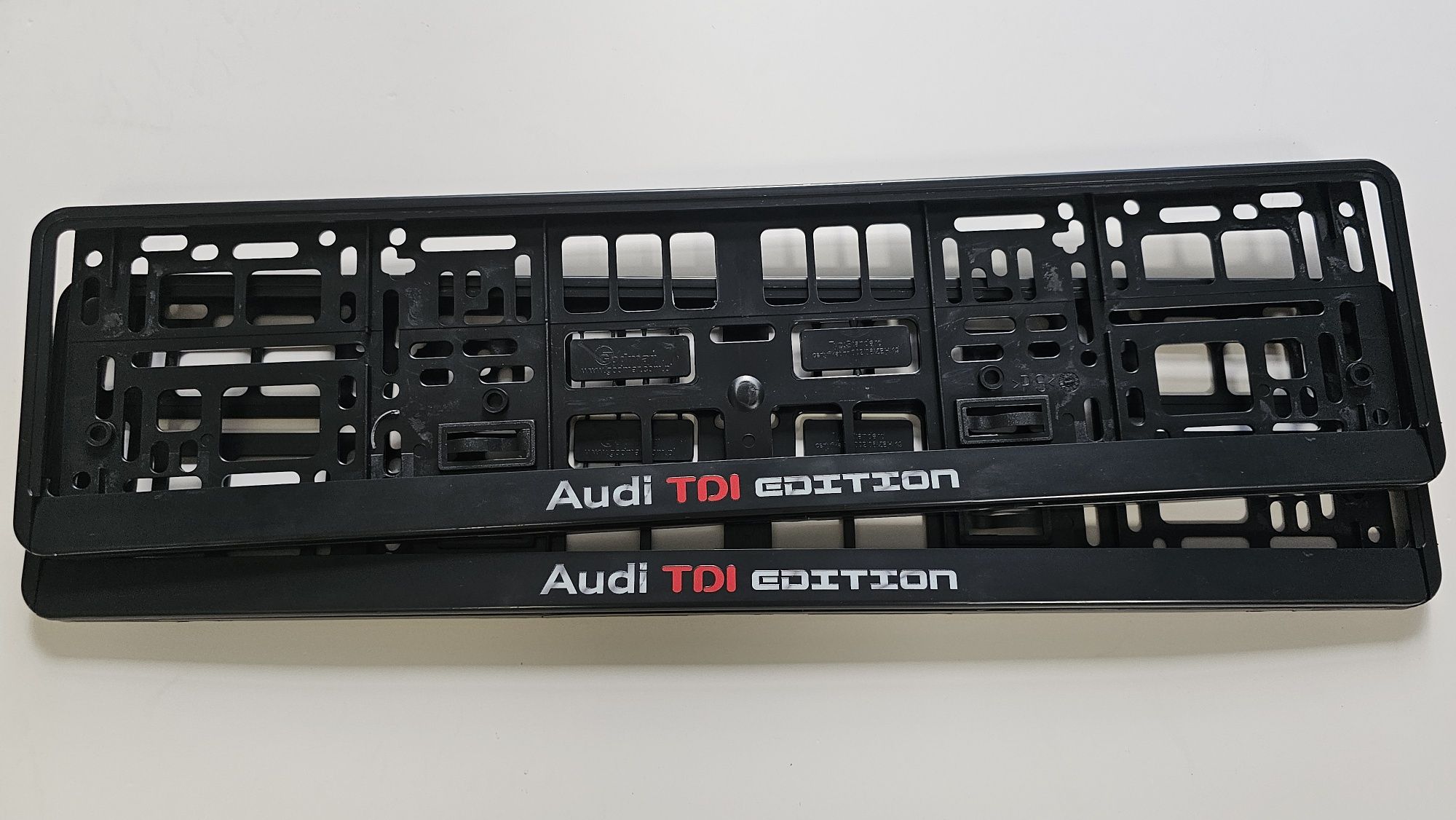 Комплект подложки/рамки за регистрационни номера AUDI