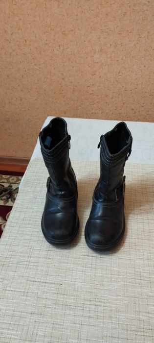 Продам зимние детские сапоги