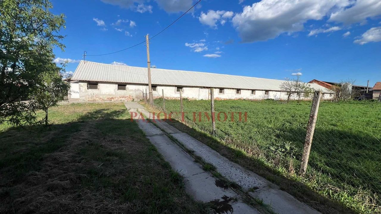 Продава се Промишлена сграда в Чирпан - 7500 кв.м за 31 €/кв.м - Снимка #4
