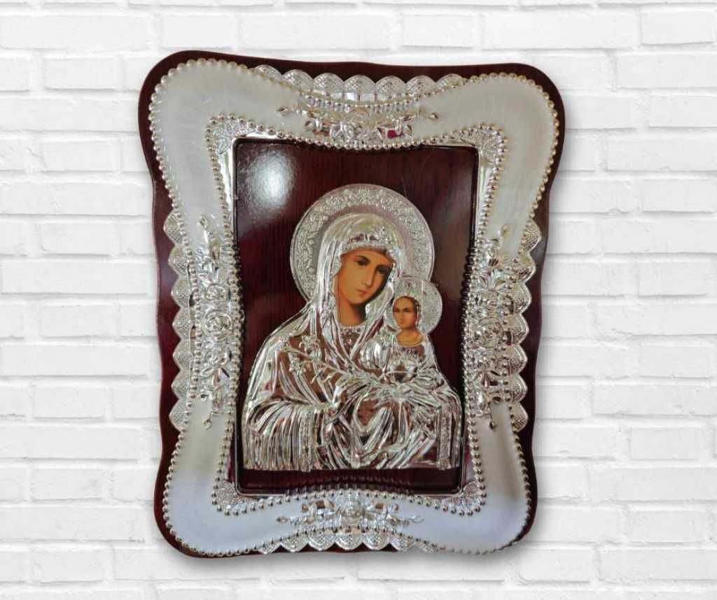 икона със сребристи орнаменти