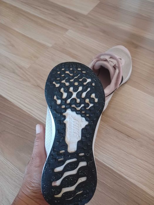 Маратонки за момиче Nike