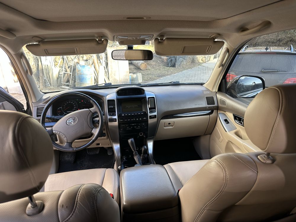 Toyota Land Cruiser J120 2008