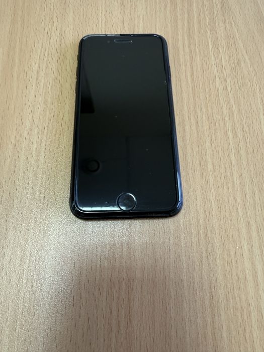 Продам iphone SE 2020
