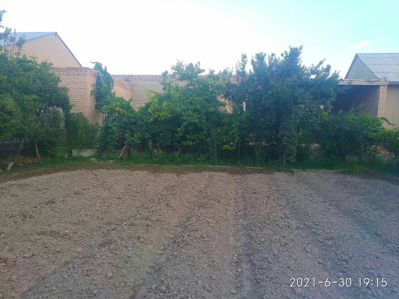 Uchastka.Bunaqa narx hali bo'lmagan.imkoniyatdan foydalaning