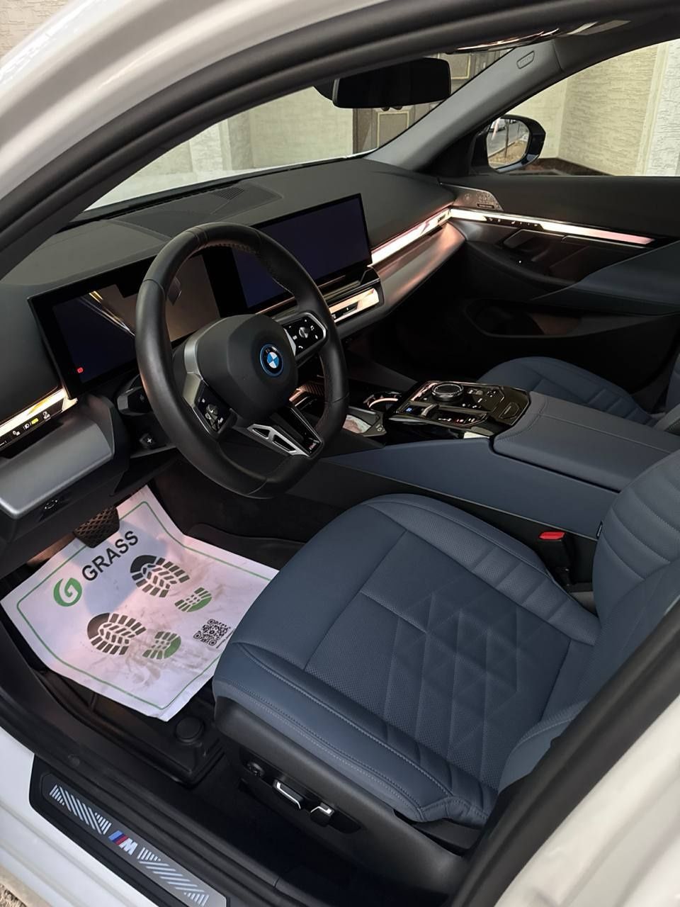 BMW i5 35L 2024 йил