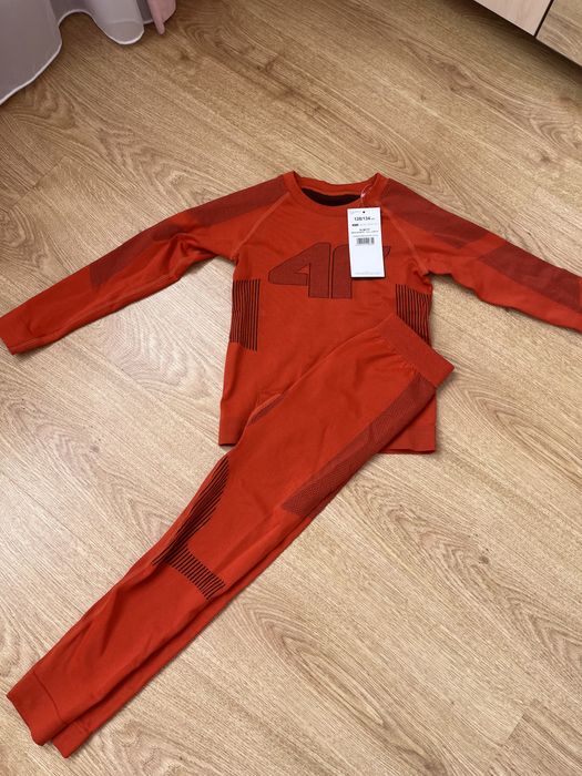 Set termic pentru 7-8 ani unisex 4F nou cu eticheta