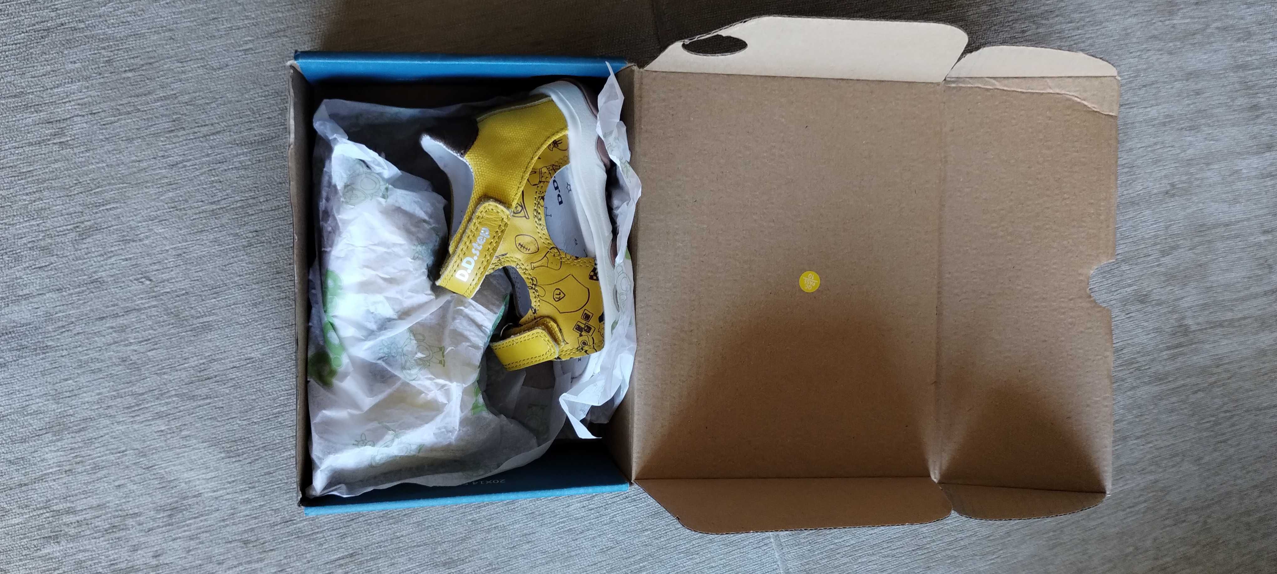 Sandale copii, D.D.Step, marime 23, din piele, cu scai, galben