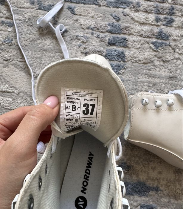 Коньки в отличном состоянии, почти новые (2 раза использовались)