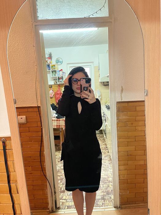 Rochie Guess mărime 36 / S neagra mulata