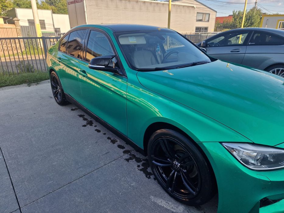 Vând F30 an 2013