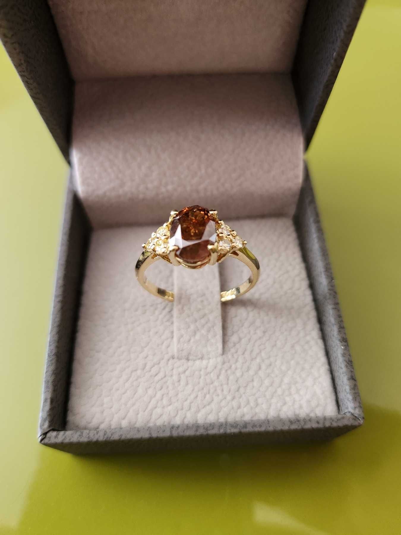 Диамантен Пръстен с натурален тъмно оранжев диамант 2,00  карата