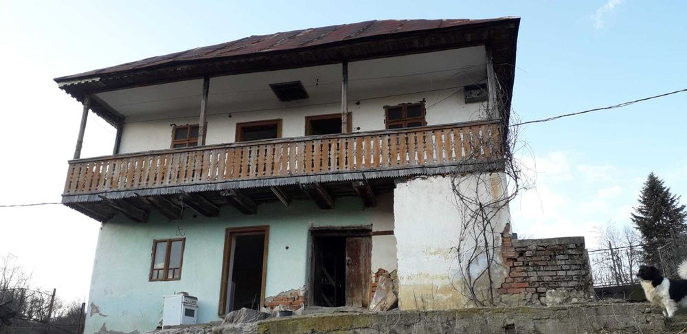 Casa si teren generos de vânzare-Olanesti(sat Tisa)