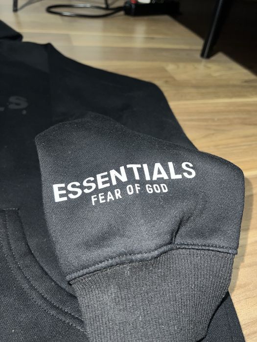 Essentials Fear of God hoodie – минимализъм, стил и комфорт