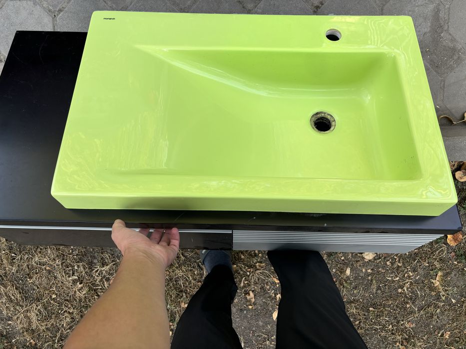 Продам тумбу с раковиной