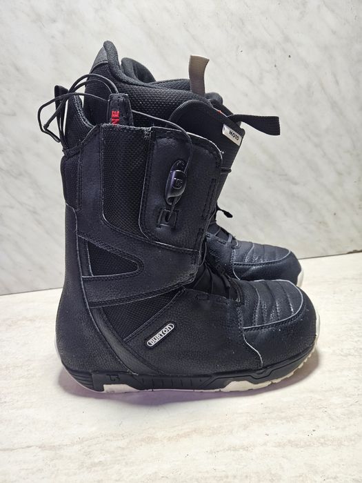 Boots 117 buti placa snowboard   Burton mărimea 41  ( 26,5  cm) .