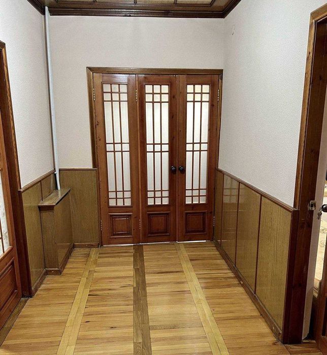 Продаётся 2хком переделанная в 3х ком квартира. Метро Новза. Чиланзар