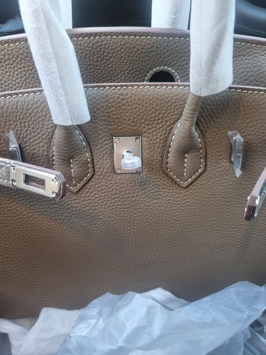 Чанта чисто нова