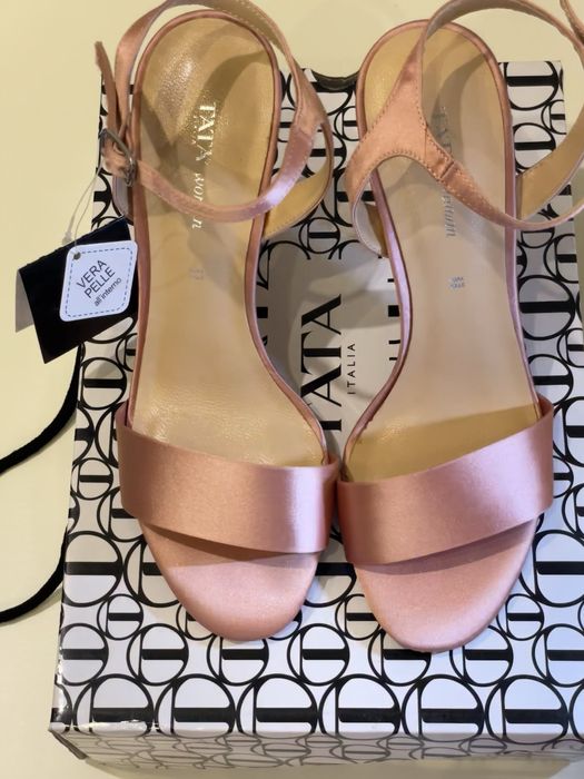 TATA ITALIA Високи токчета с блестящи кристали