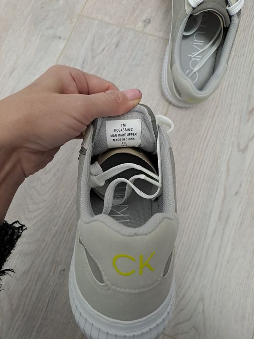 Vând pantofi sport casual Calvin Klein