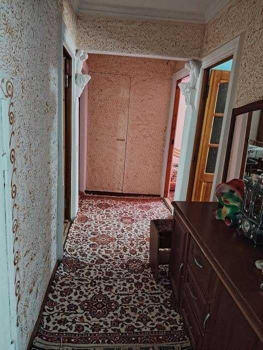 Продаётся 3х комн квартира на 4 этаже Ор-р  Пиридаастгир