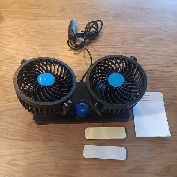 Вентилатор за кола, 12V двоен, въртящ се, 2 скорости, за запалка