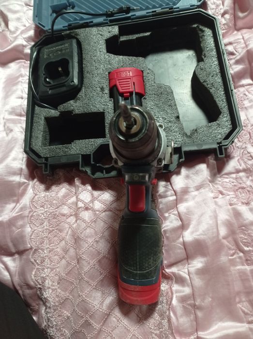 Продам шуруповёрт в отличном состоянии