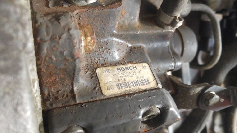 pompa inalta 2.2 jtd 4hw 128 cp  lancia phedra  citroen c8 peugeot 807 fiat ulysse dupa 2002 0445010021