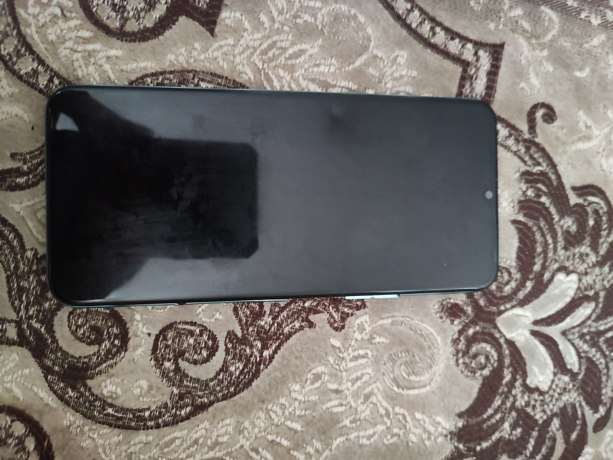 Tecno Spark 8P в хорошем состоянии