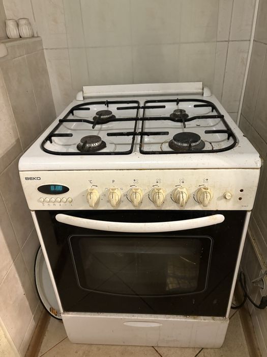 Газовая плита в рабочем состоянии