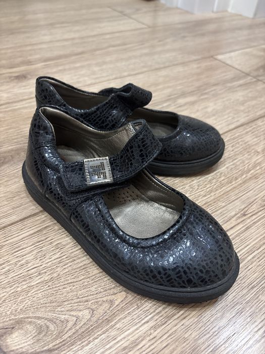 Продам кожанные туфли 29 размер