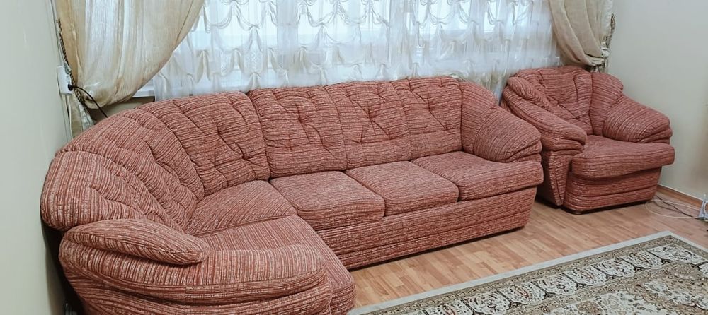 Продаётся угловой диван в хорошем состоянии, с ортопедическим матрасом