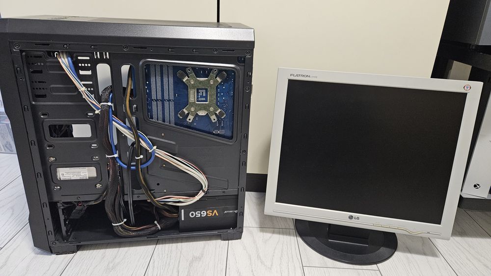 Sistem Desktop I7 cu Accesorii