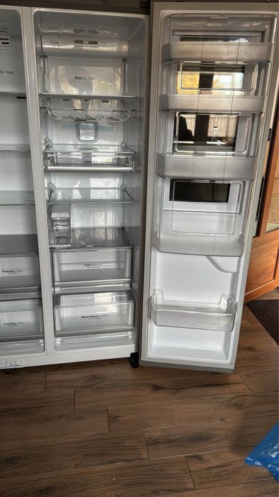 Frigider LG Spaceplus Ice System