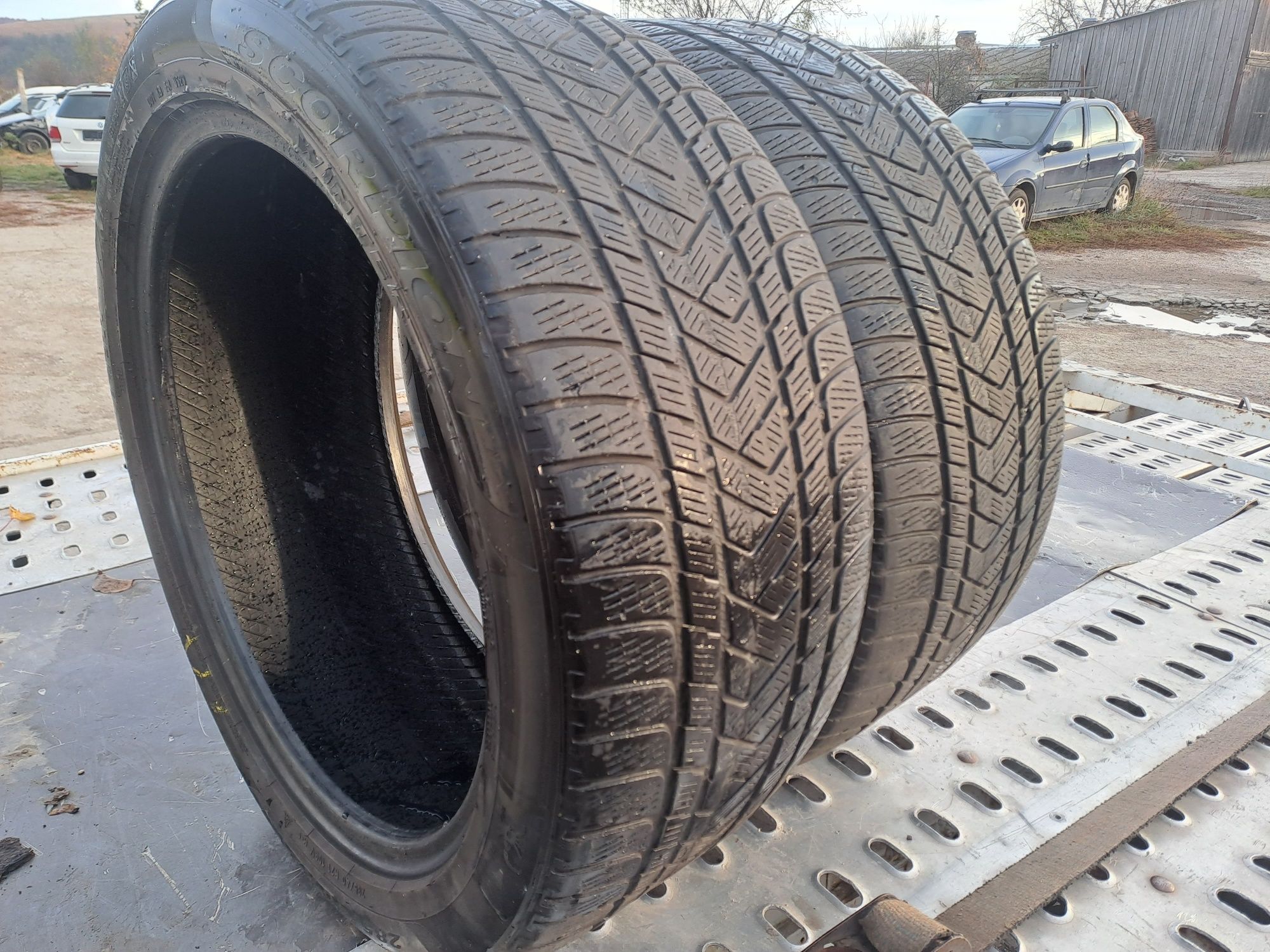 Doua cauciucuri 285/40R21